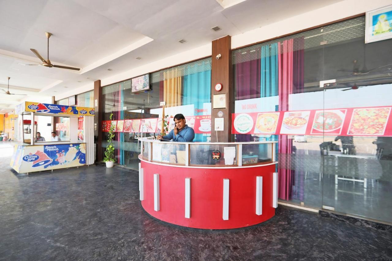 Oyo 63528 60 Milestone Hotel Tibri Bagian luar foto